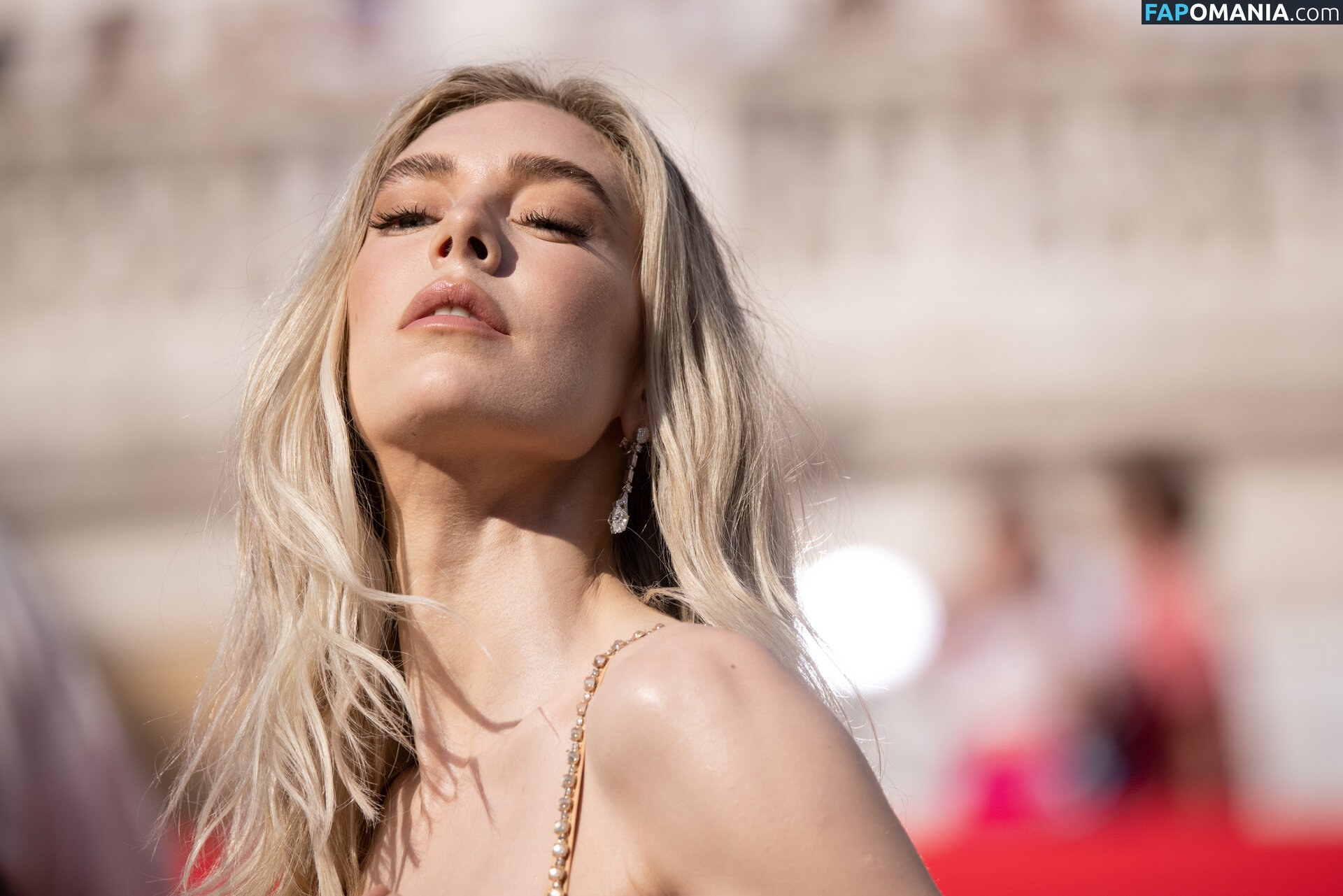 Vanessa Kirby / vanessa__kirby / vanessakirby Nude OnlyFans  Leaked Photo #1