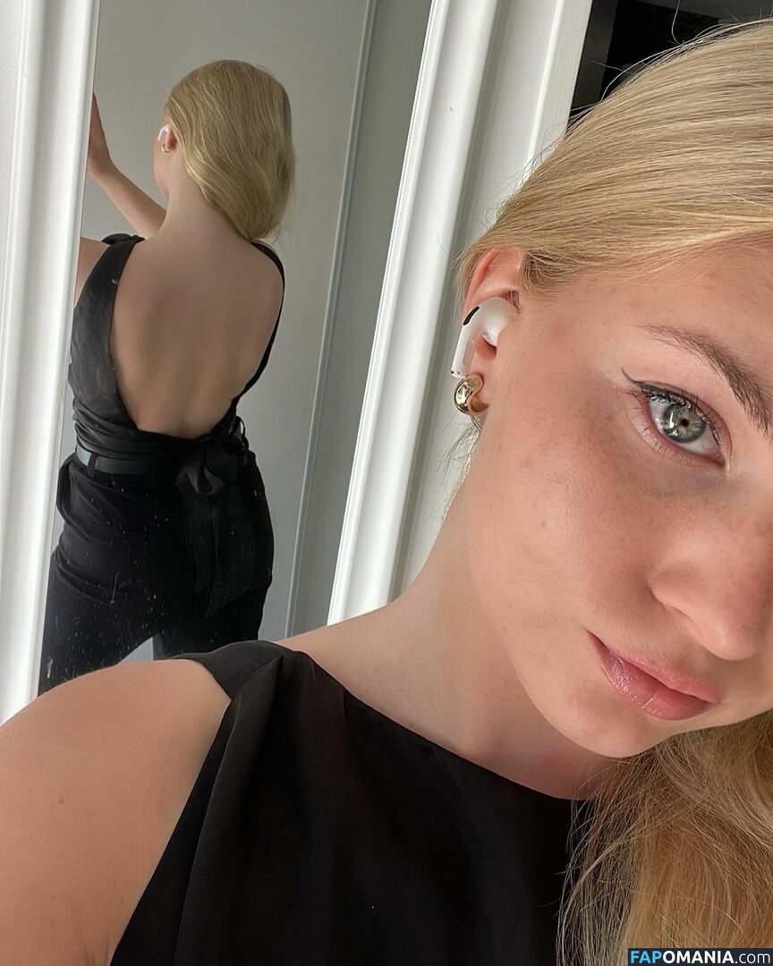Nessa / vanessaahlstrom Nude OnlyFans  Leaked Photo #14