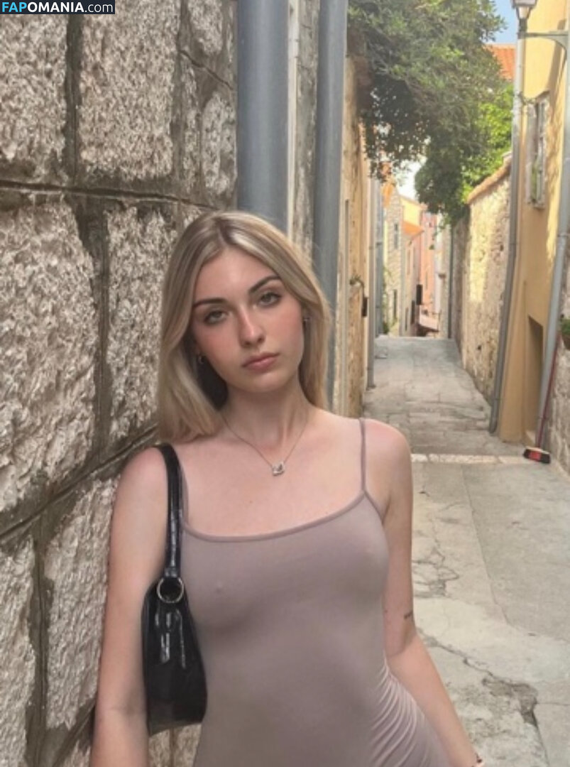 Hungarian / Magyar / Vas Megyei Lányok / szps_blnk Nude OnlyFans  Leaked Photo #1