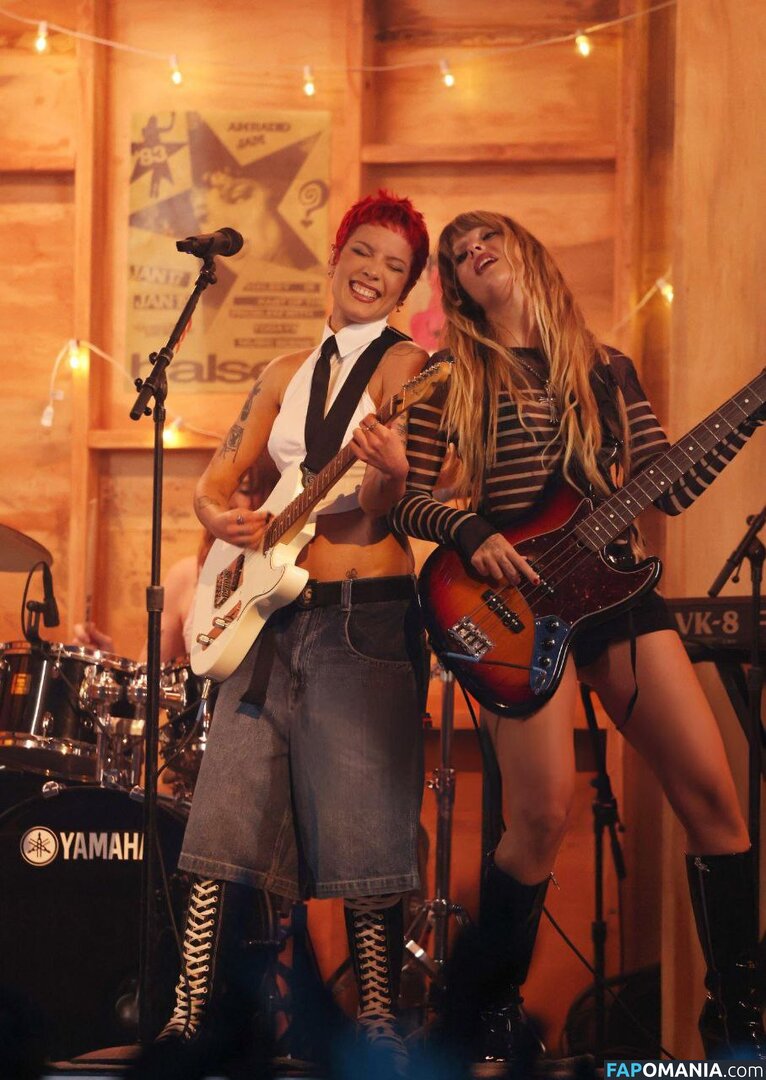 Maneskin bassist / Victoria De Angelis / vicdeangelis Nude OnlyFans  Leaked Photo #1076