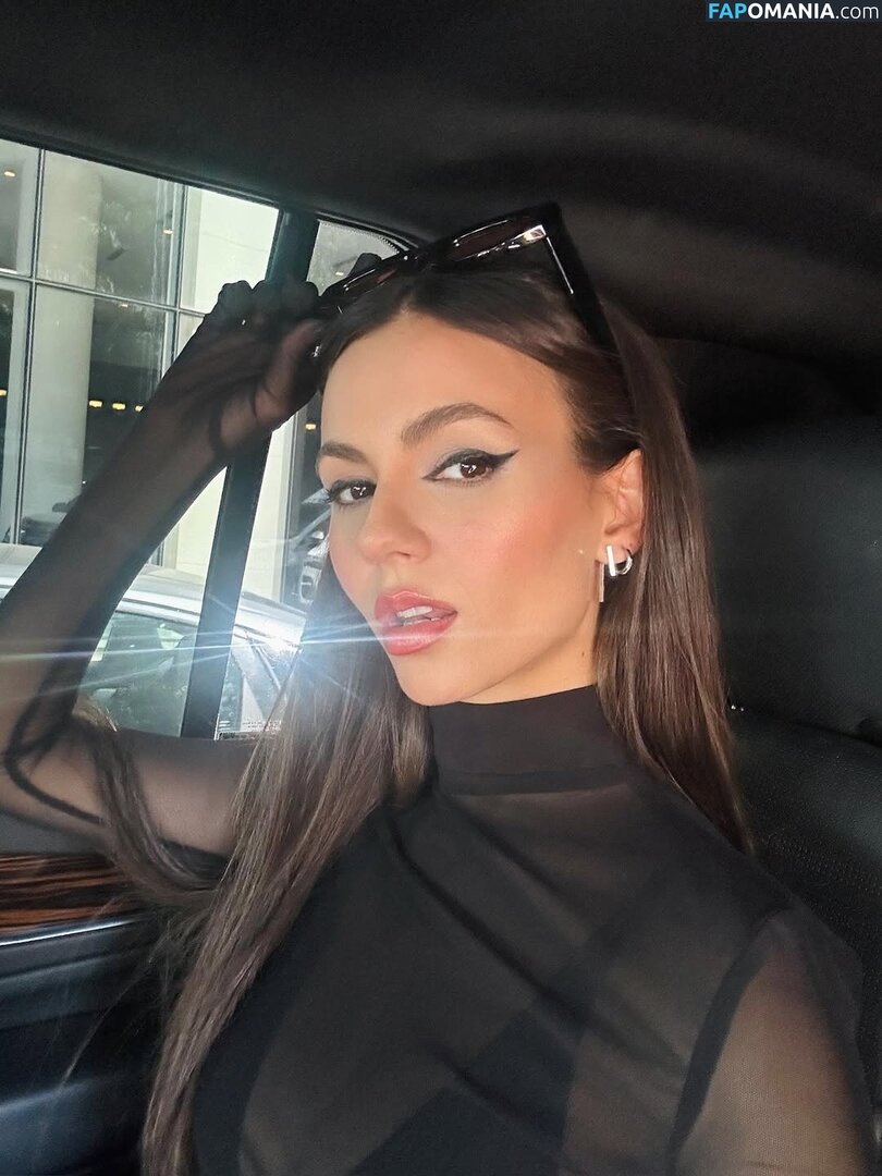 Victoria Justice / https: / victoriajustice Nude OnlyFans  Leaked Photo #9