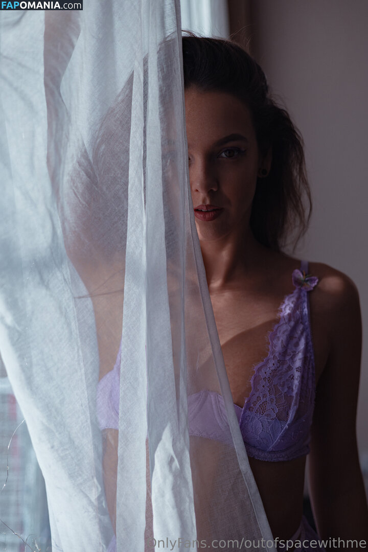 Vikioutofspace Nude OnlyFans  Leaked Photo #15