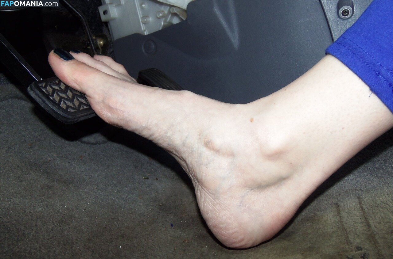 Violet's Toes (Violet's Perfect Feet Nude OnlyFans  Leaked Photo #1