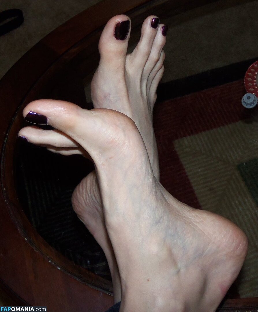 Violet's Toes (Violet's Perfect Feet Nude OnlyFans  Leaked Photo #8