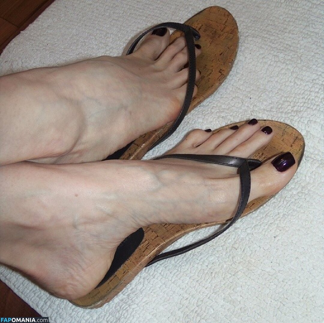 Violet's Toes (Violet's Perfect Feet Nude OnlyFans  Leaked Photo #20