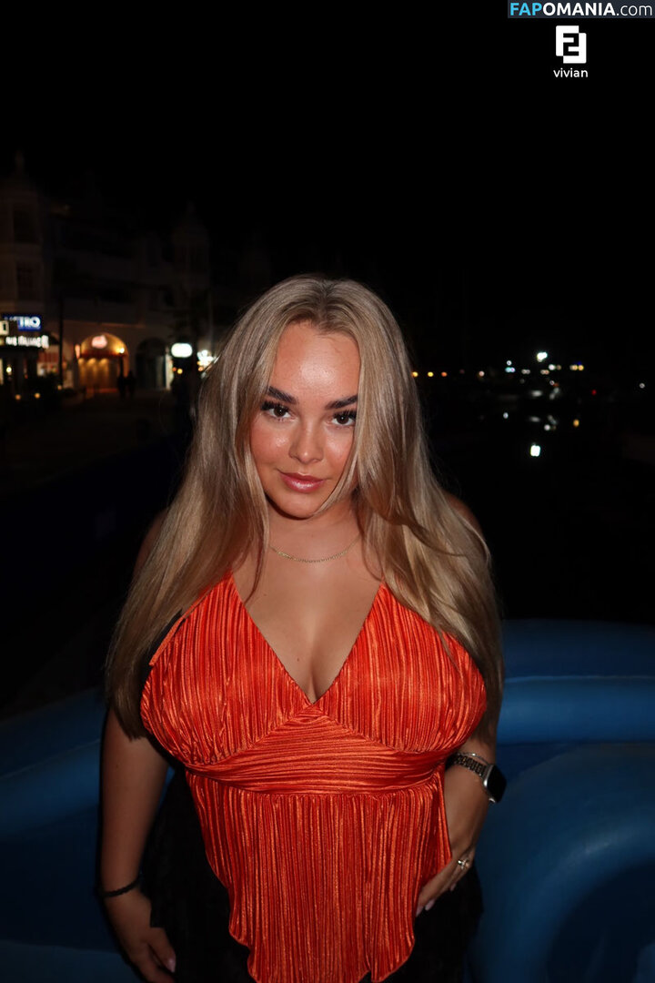 Vivian Bron / Vivianlilanebron / vivianlilianebron Nude OnlyFans  Leaked Photo #4