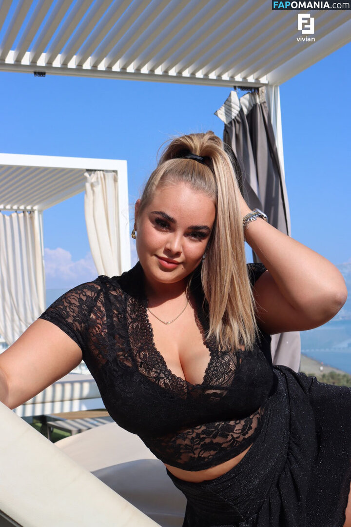 Vivian Bron / Vivianlilanebron / vivianlilianebron Nude OnlyFans  Leaked Photo #11