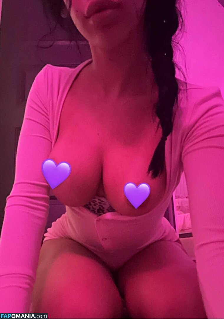 Vivianemilyy / Yourfavvv14 Nude OnlyFans  Leaked Photo #7
