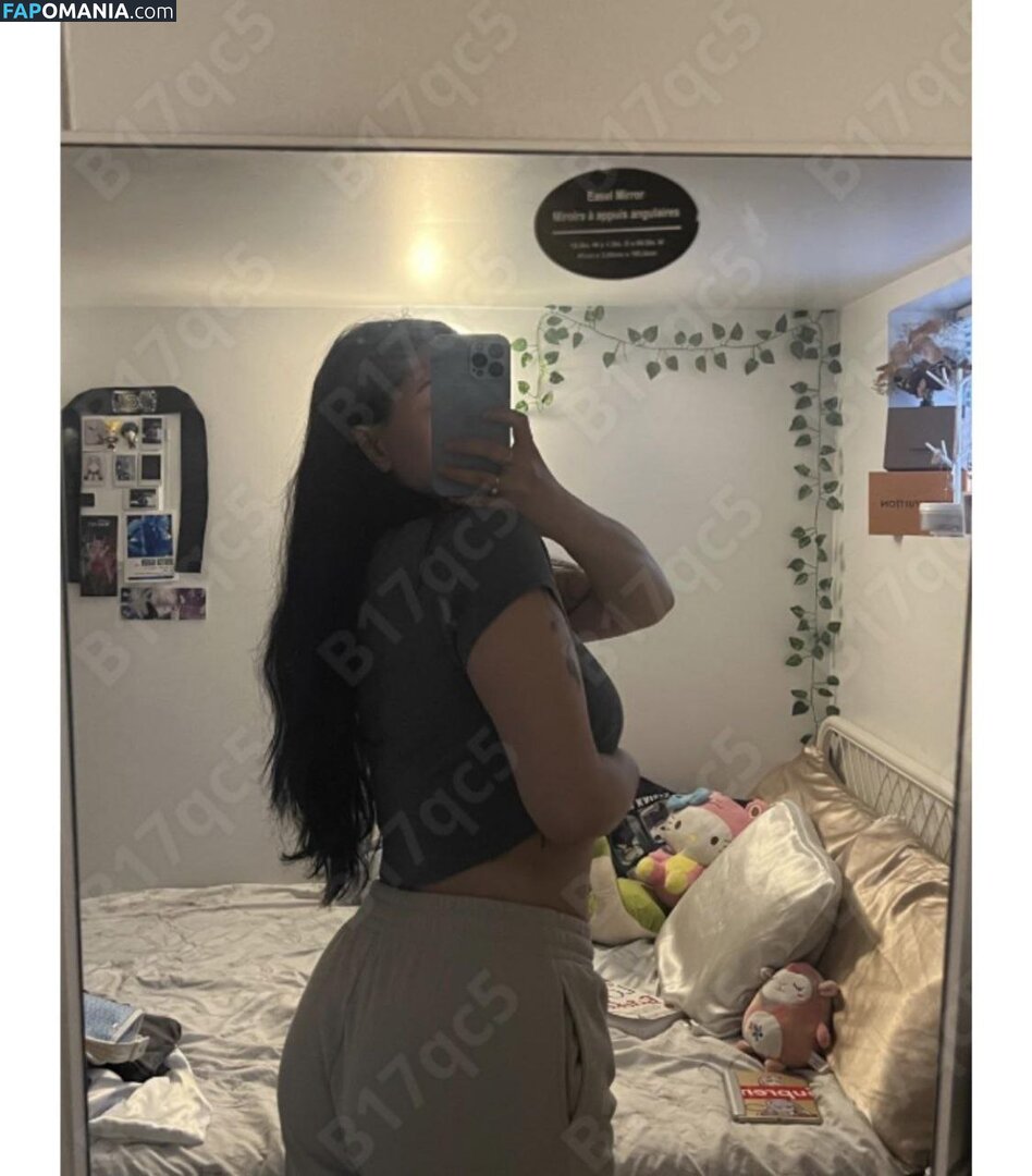 Vrosess / redcoveredroses / vrosess_ Nude OnlyFans  Leaked Photo #9