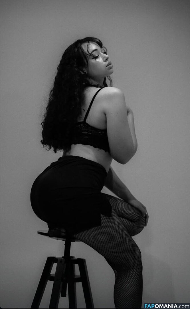 Majesticnessa / Vanessa / vrv0 Nude OnlyFans  Leaked Photo #3