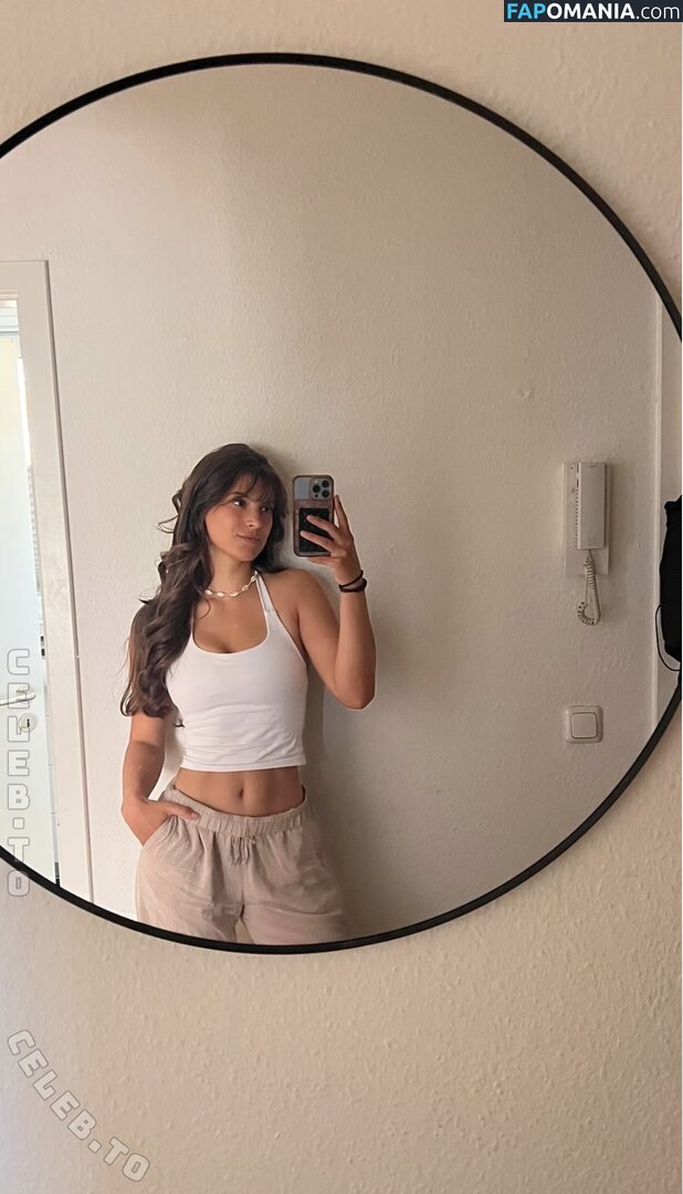 Vxcix / vicic7 Nude OnlyFans  Leaked Photo #1