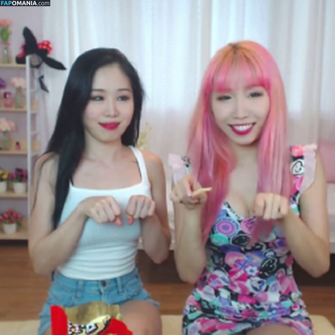 Waveya / waveyaari Nude OnlyFans  Leaked Photo #37