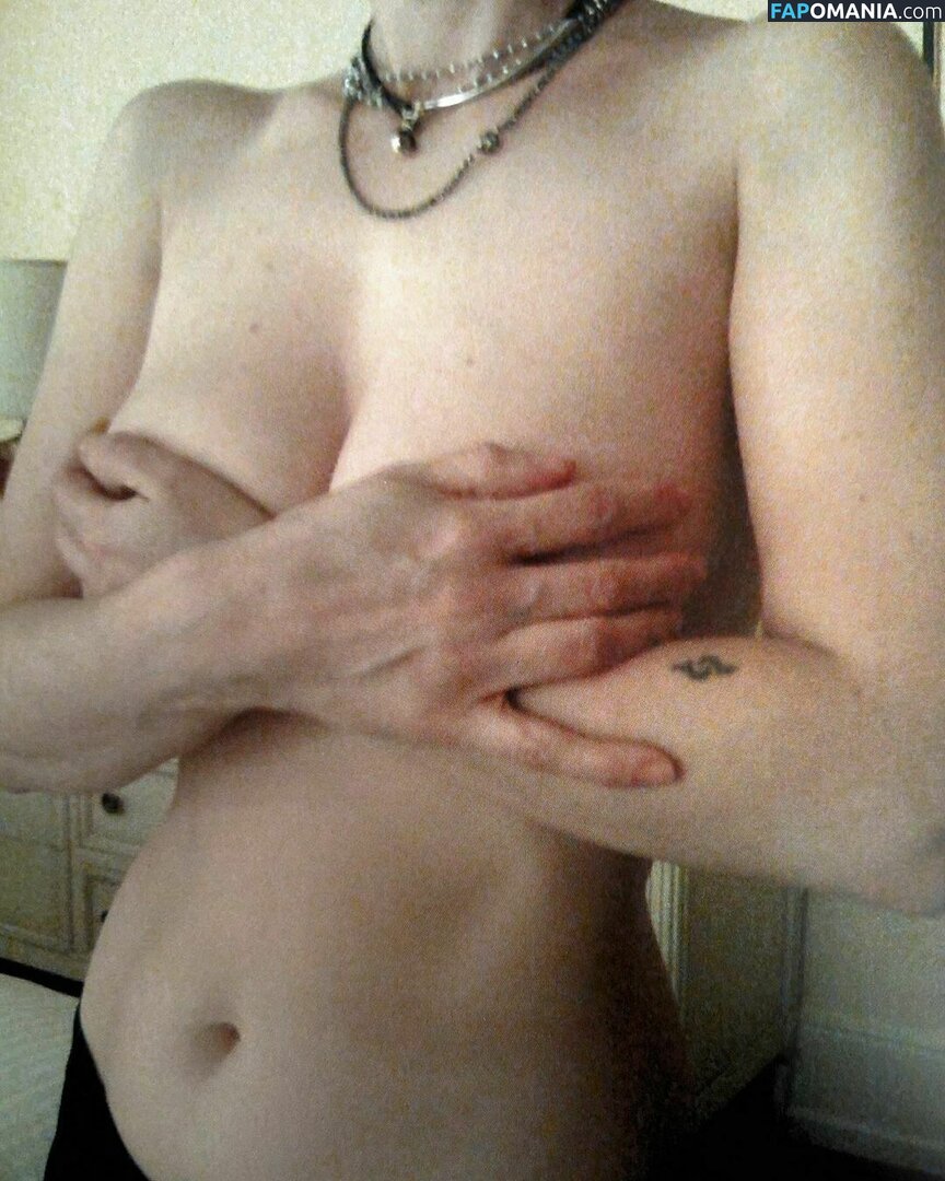 Winona Ryder Nude Leaked Photo #73