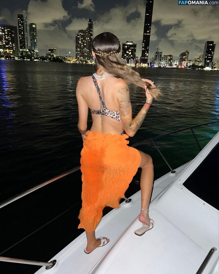 Woah Vicky / imwoahvicky / victoriaroseeee Nude OnlyFans  Leaked Photo #13