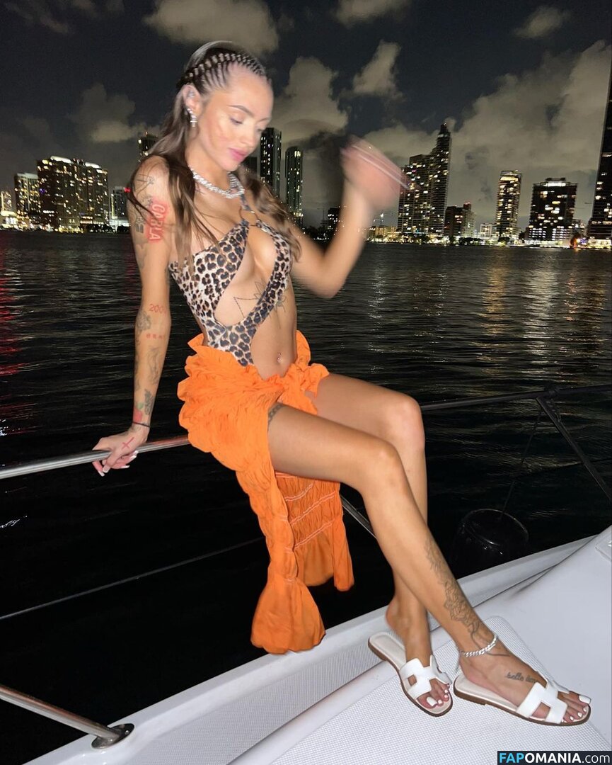Woah Vicky / imwoahvicky / victoriaroseeee Nude OnlyFans  Leaked Photo #15