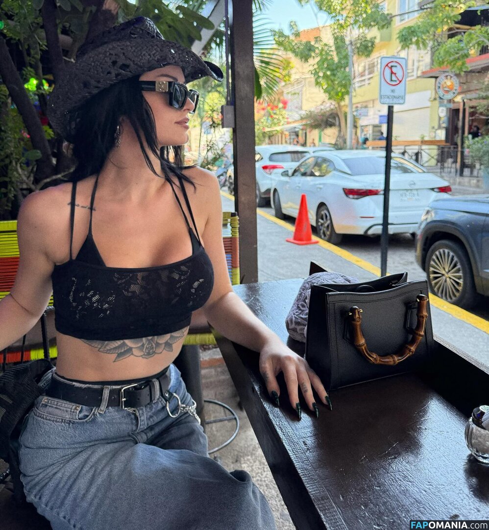 WWE's Paige  / WWE's Paige / Saraya Bevis / saraya Nude OnlyFans  Leaked Photo #3