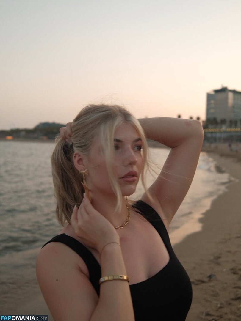 xFibii Nude OnlyFans  Leaked Photo #8