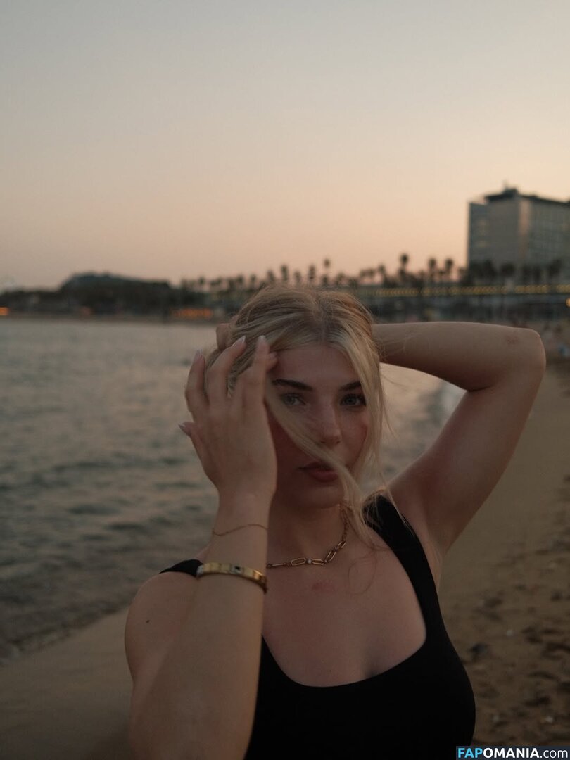 xFibii Nude OnlyFans  Leaked Photo #9