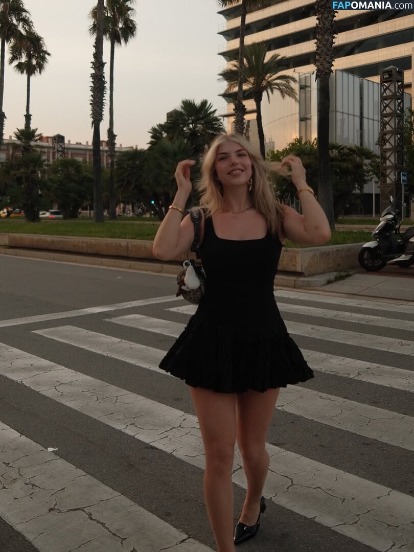 xFibii Nude OnlyFans  Leaked Photo #14