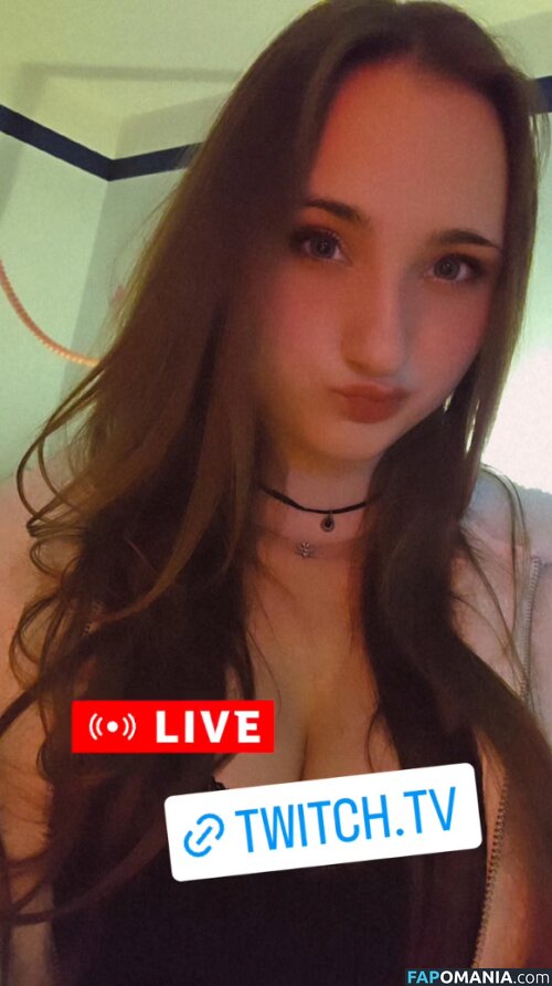 xXlaureliaXx Nude OnlyFans  Leaked Photo #1