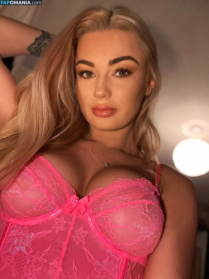 Yaaanax Nude OnlyFans  Leaked Photo #17