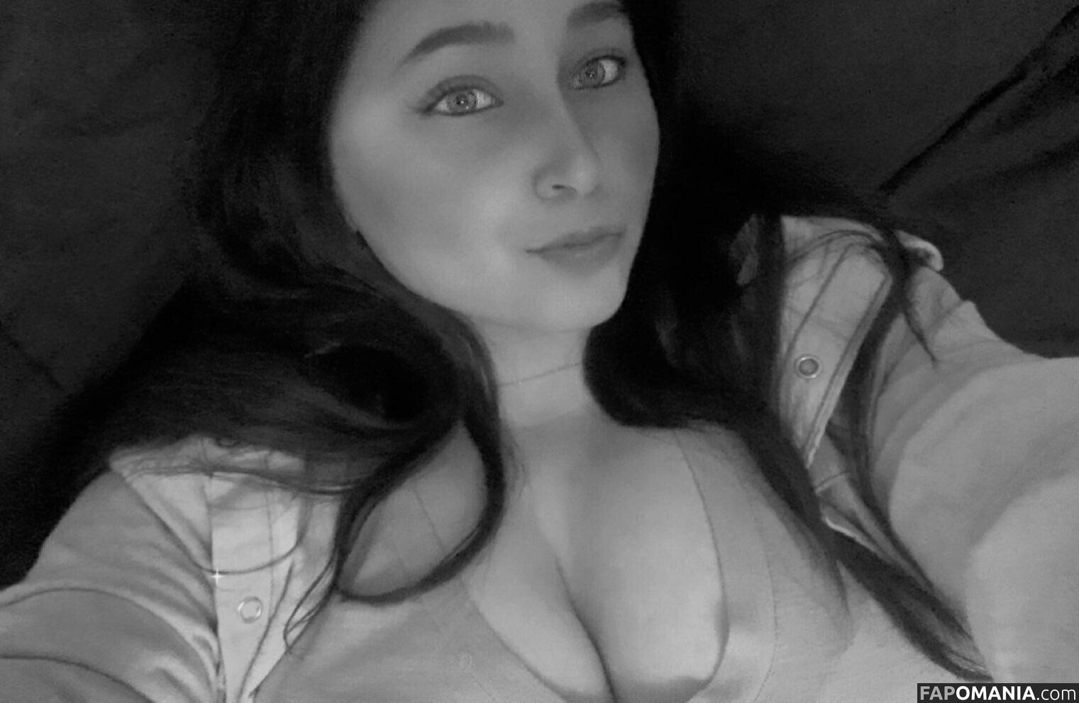 Yagirlsarina24 Nude OnlyFans  Leaked Photo #5