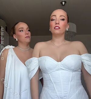 Yana & Tayisiya Morderger