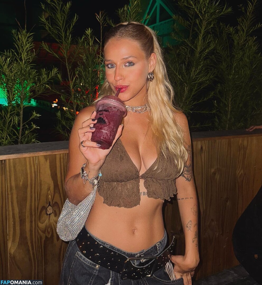 Yasmin Coelho / coelho.yas Nude OnlyFans  Leaked Photo #1