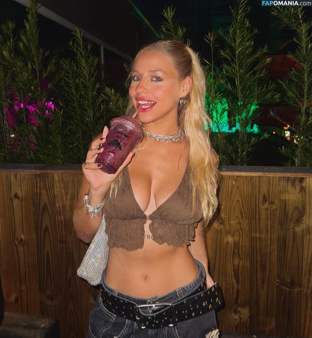 Yasmin Coelho / coelho.yas Nude OnlyFans  Leaked Photo #5