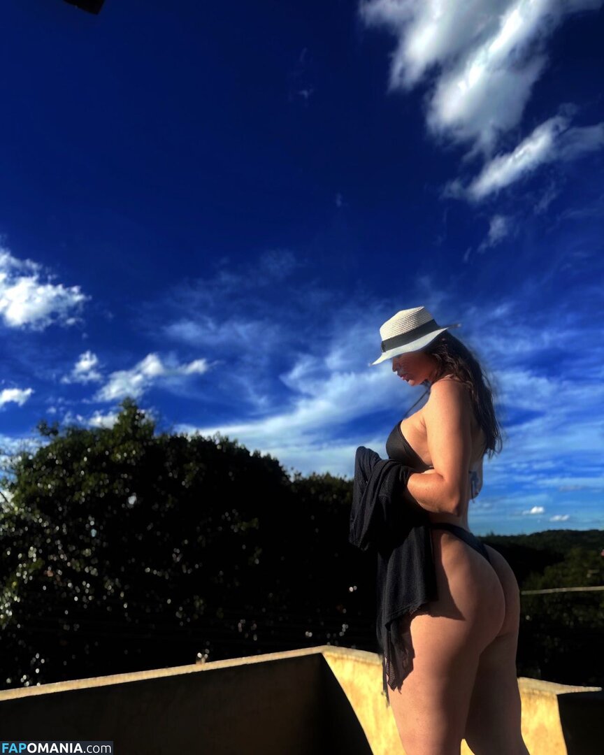 Yasmin Tasciane / yasmintascianee Nude OnlyFans  Leaked Photo #2