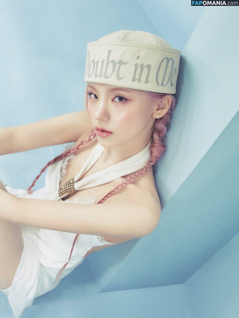 Hwang Ye-ji / ITZY (예지 / Yeji / yezyizhere Nude OnlyFans  Leaked Photo #58