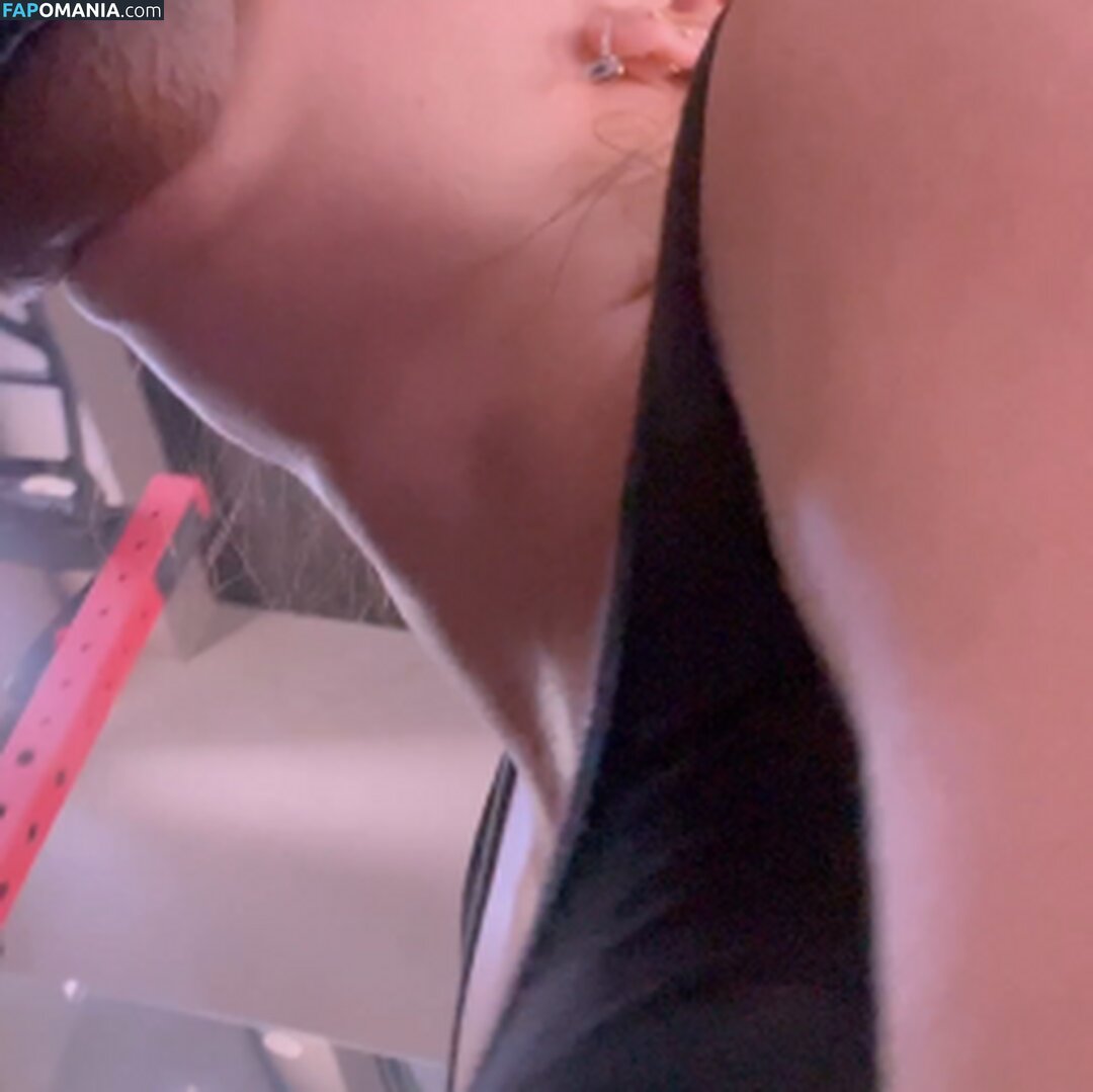 Yiny Leon / yinyleonofficial Nude OnlyFans  Leaked Photo #184