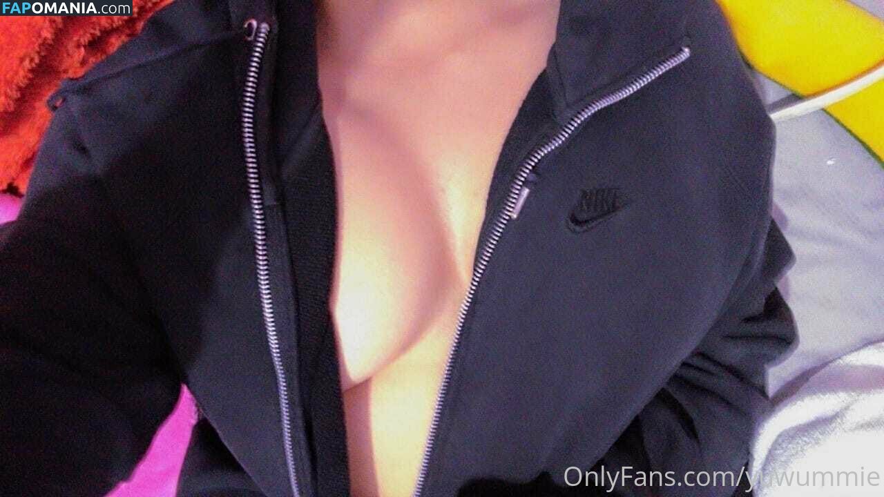 Yummie / Yuwummie / yummie.berry Nude OnlyFans  Leaked Photo #42