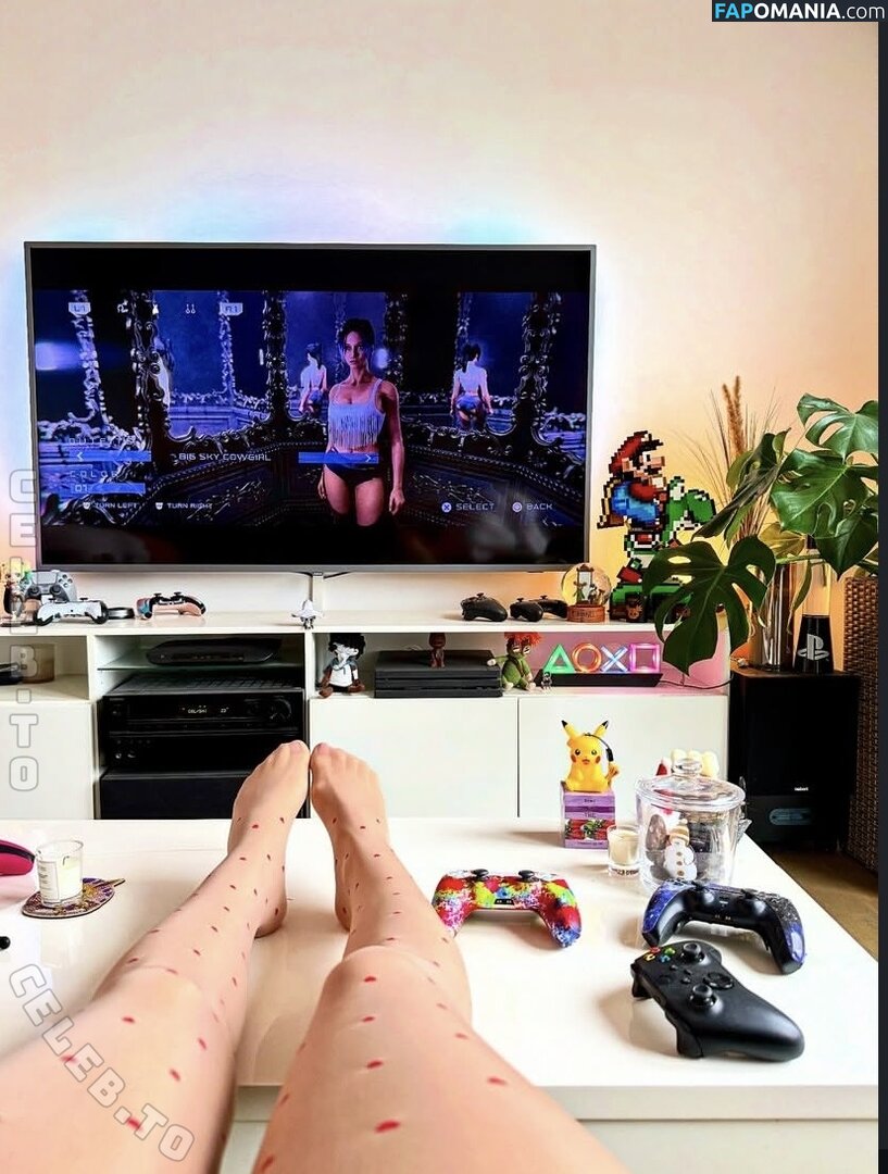 Yve.gaming / yvegaming1 Nude OnlyFans  Leaked Photo #1