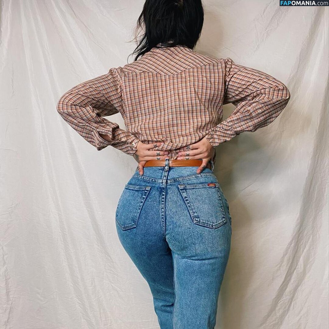 Yvette Young / yvetteyoung Nude OnlyFans  Leaked Photo #3