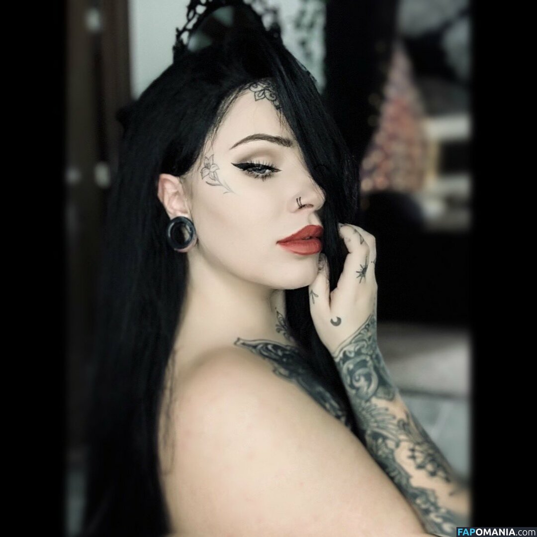 zahja / zahja__ / zahjalocs Nude OnlyFans  Leaked Photo #24