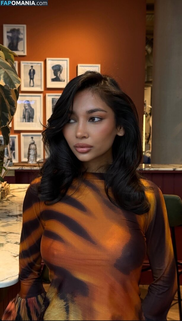 Zaina Sarah / zaina.sarah Nude OnlyFans  Leaked Photo #3