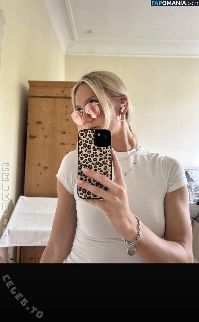 Zarah Ellen / zarah.ellen / zarah_eln Nude OnlyFans  Leaked Photo #3