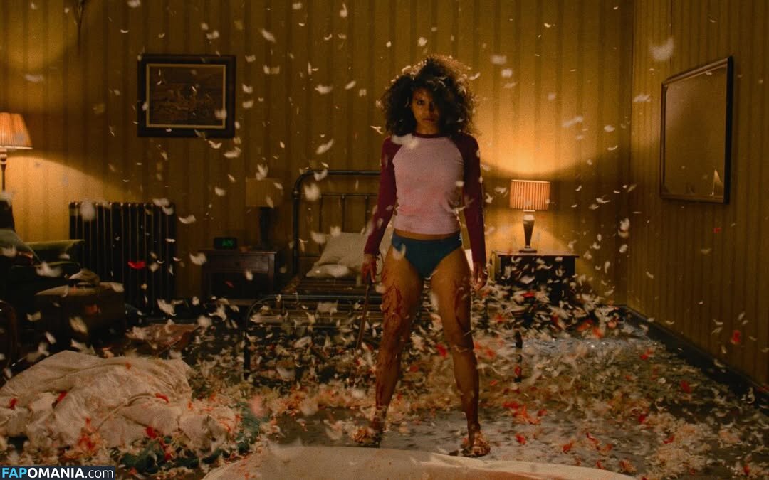 Zazie Beetz / zaziebeetz Nude OnlyFans  Leaked Photo #1