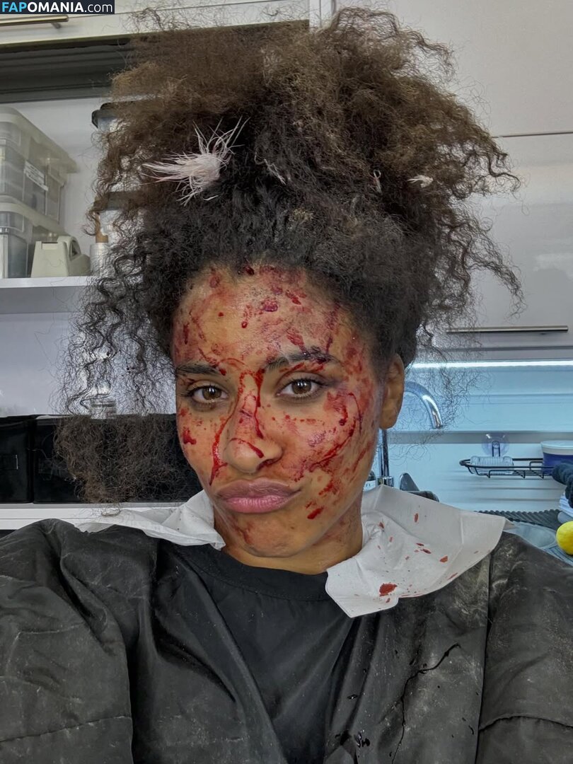 Zazie Beetz / zaziebeetz Nude OnlyFans  Leaked Photo #10