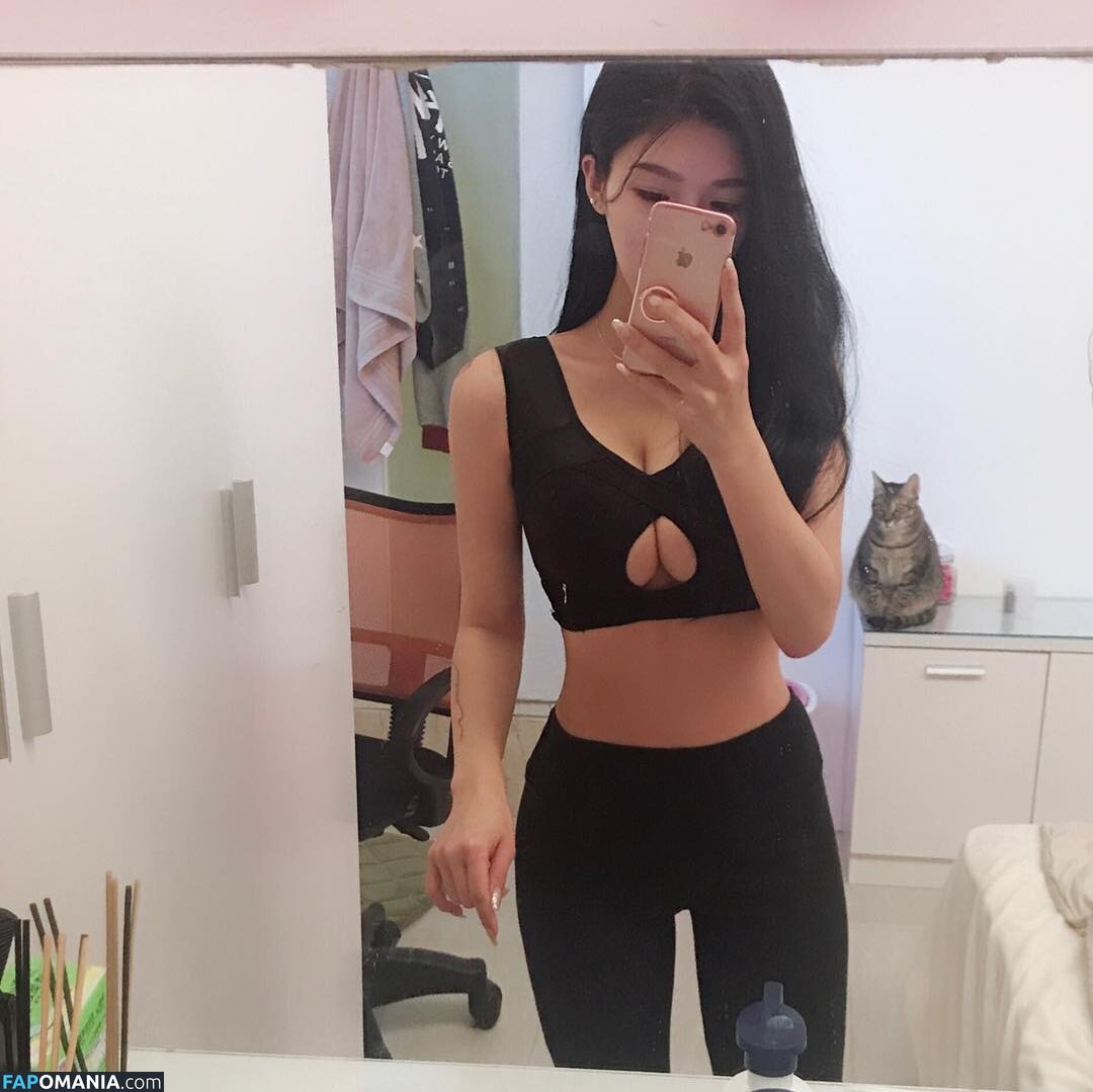 https: / zeng.zzzz Nude OnlyFans  Leaked Photo #11