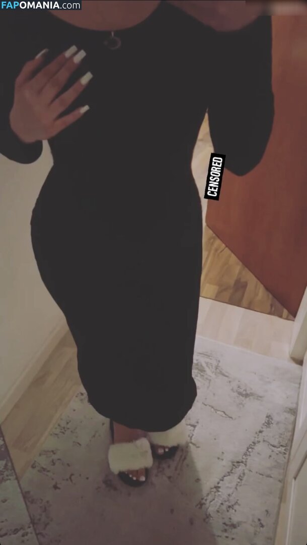 Zeynohijabi Nude OnlyFans  Leaked Photo #1