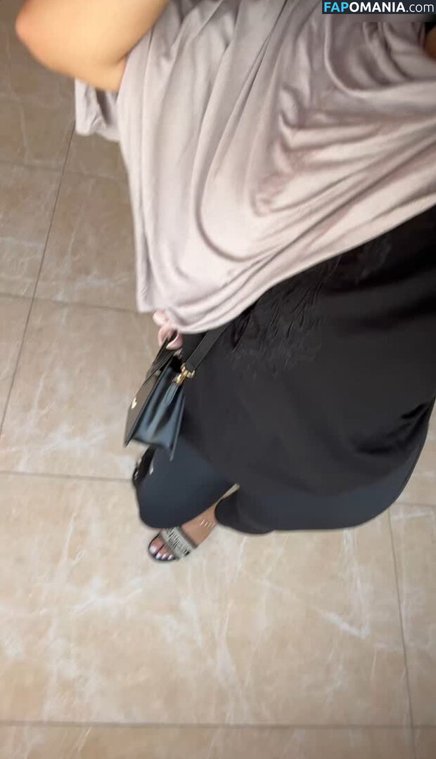 Zeynohijabi Nude OnlyFans  Leaked Photo #3