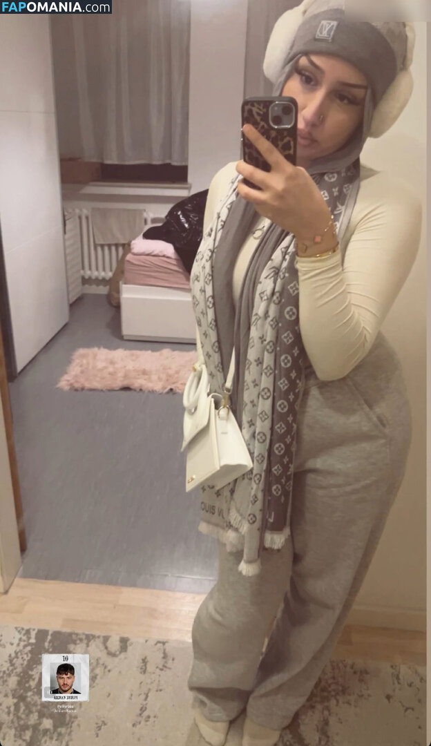Zeynohijabi Nude OnlyFans  Leaked Photo #8