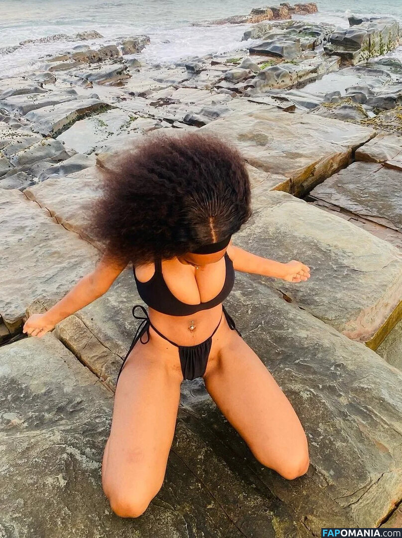 Zizipho Ondiswa / majokwenizizipho / zizipho_majokweni Nude OnlyFans  Leaked Photo #19