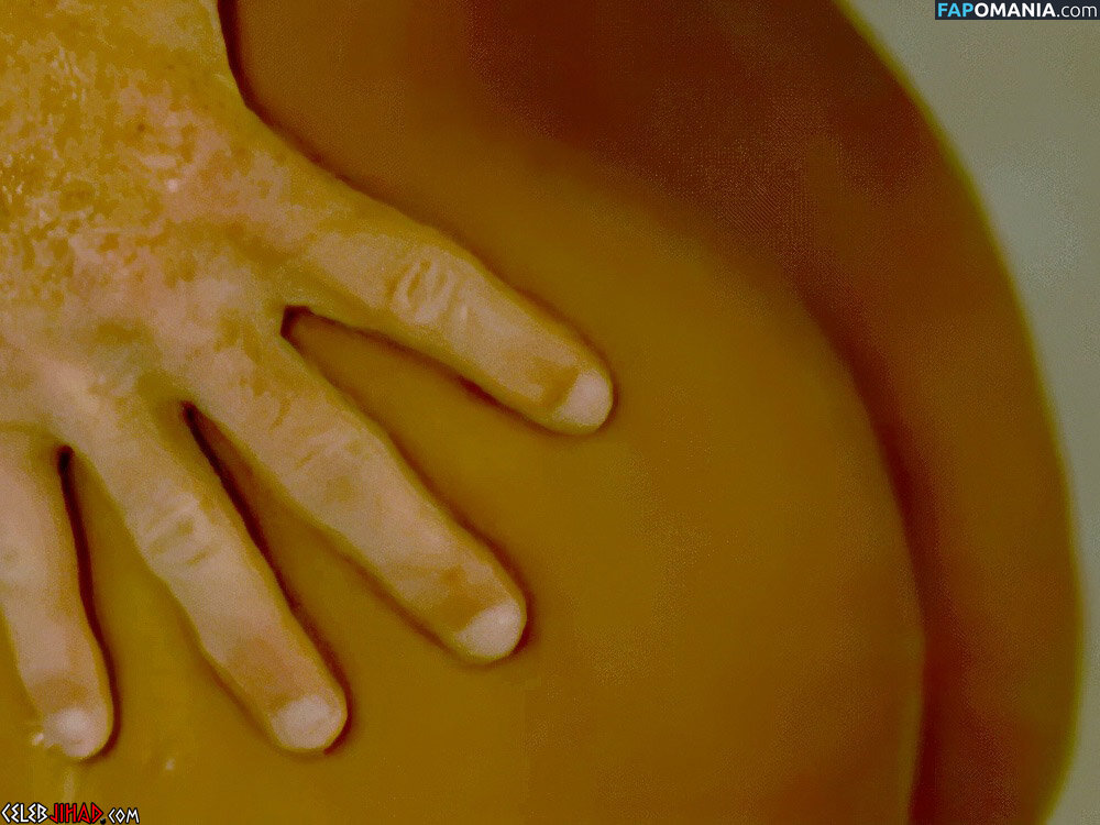 Zoë Saldana Nude OnlyFans  Leaked Photo #17