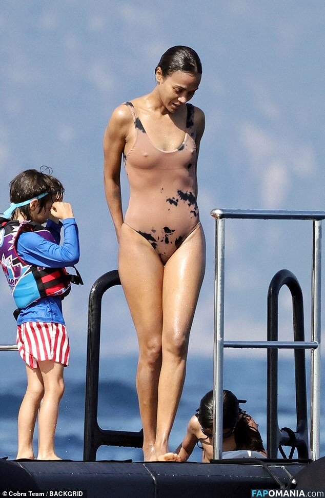 Zoë Saldana Nude OnlyFans  Leaked Photo #20