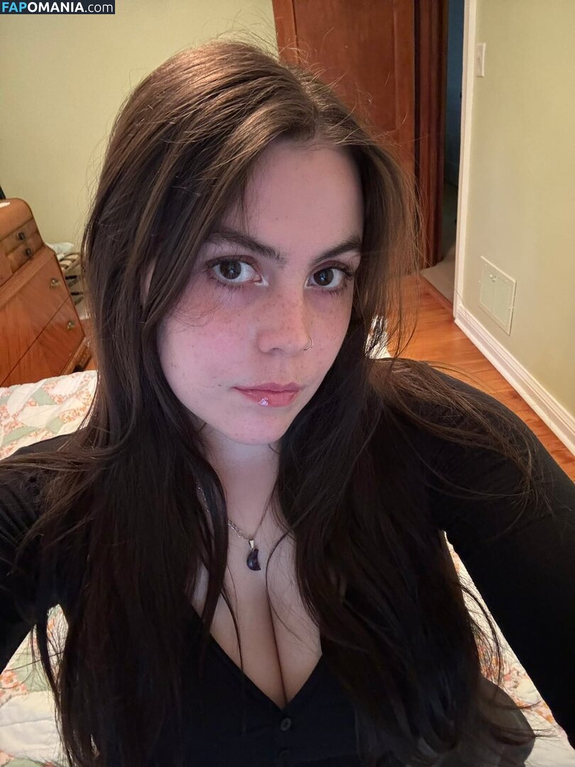 Zobug / snaiIgirl / zobug_ Nude OnlyFans  Leaked Photo #12