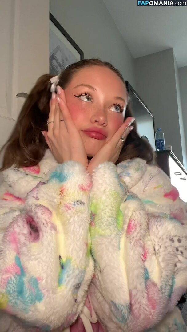 Zoe Colletti / zoecolletti Nude OnlyFans  Leaked Photo #85