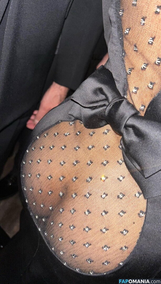 Zoe Kravitz Nude OnlyFans  Leaked Photo #1